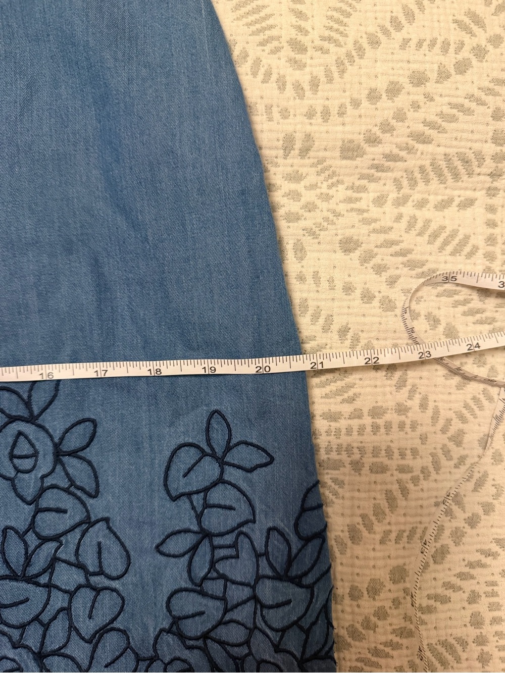 Club Monaco Floral Embroidered Chambray Skirt – Size 10 - Picture 9 of 10